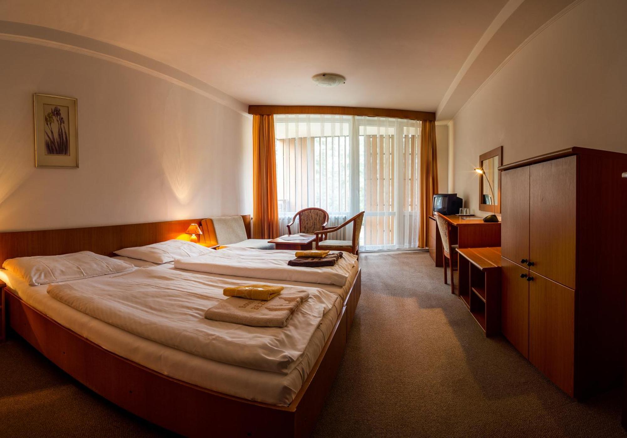 Hotel Bezdez Staré Splavy Esterno foto