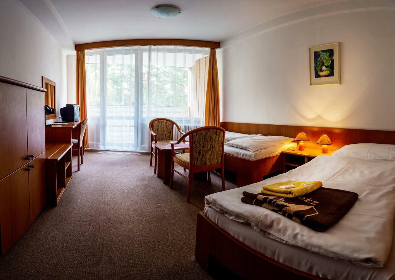 Hotel Bezdez Staré Splavy Esterno foto